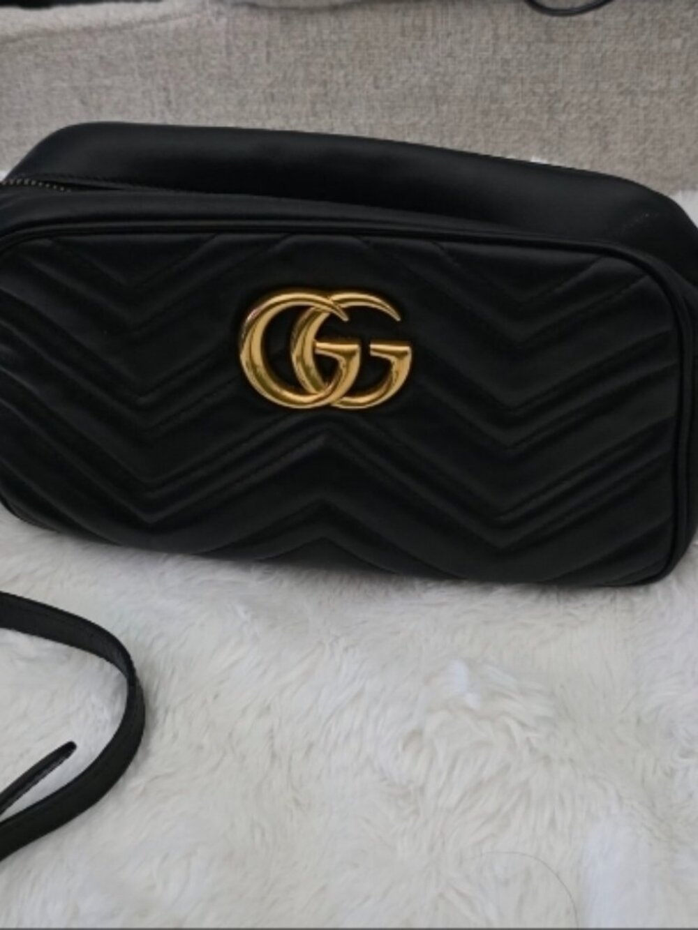 Authentic gucci crossover bag